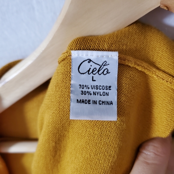 Like New Cielo Knit Cardigan - Picture 5 of 5